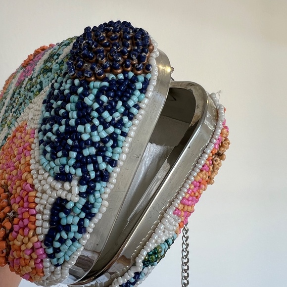 Multi-beaded clutch - Picture 16 of 16